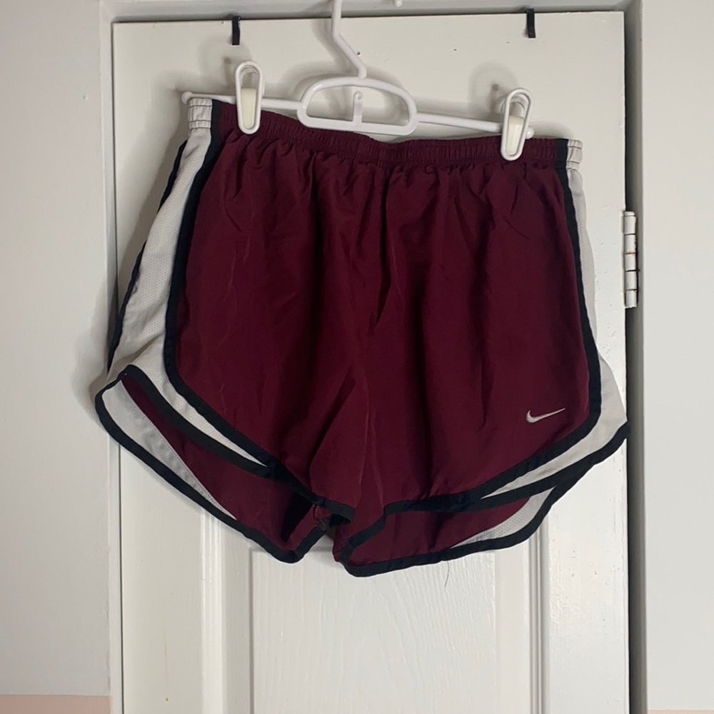 Nike Tempo Run Short